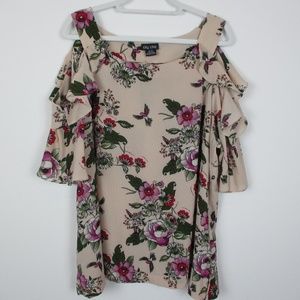 *NWT* Floral Blouse w/ Ruffle Open-sleeves, 22
